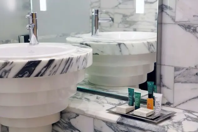 Deluxe Oda, 1 En Büyük (King) Boy Yatak
