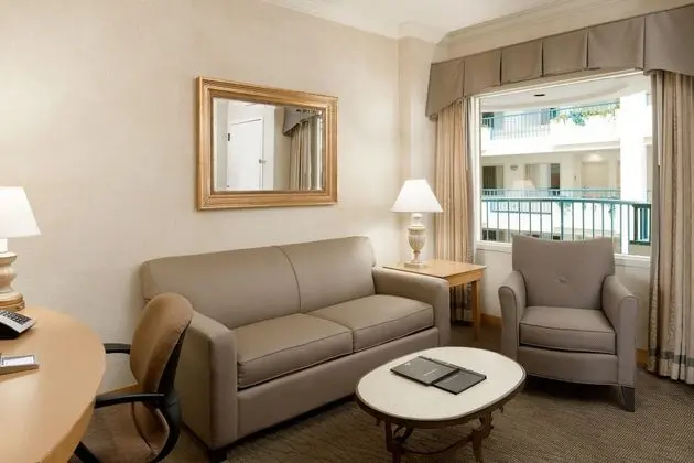 Superior King Bed Suite - Accessible