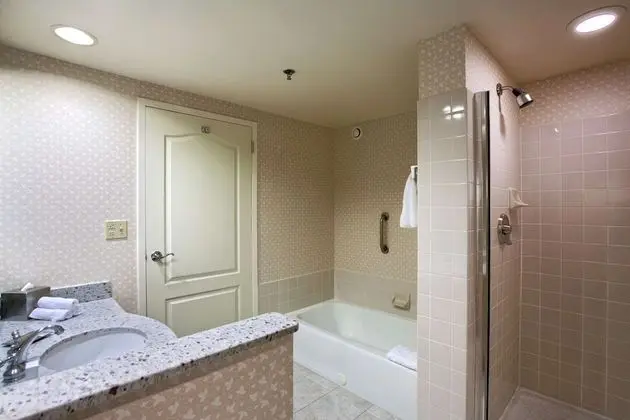Süit, 1 Yatak Odası, Engellilere Uygun (One King Bed)