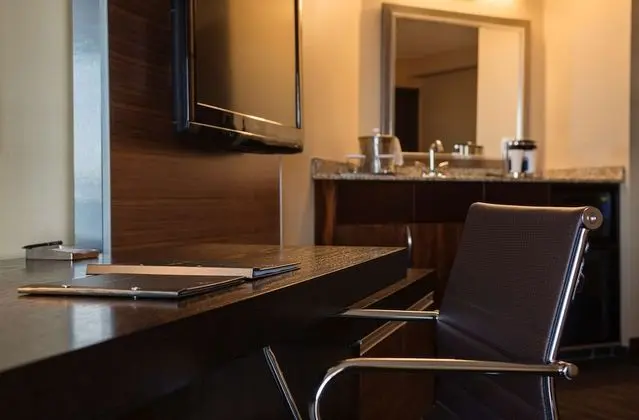 1 KING 1 BEDROOM SUITE - BALCONY - SOFA BED