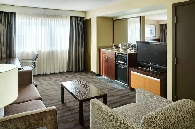 1 KING 1 BEDROOM SUITE EXEC LEVEL - SOAKER TUB