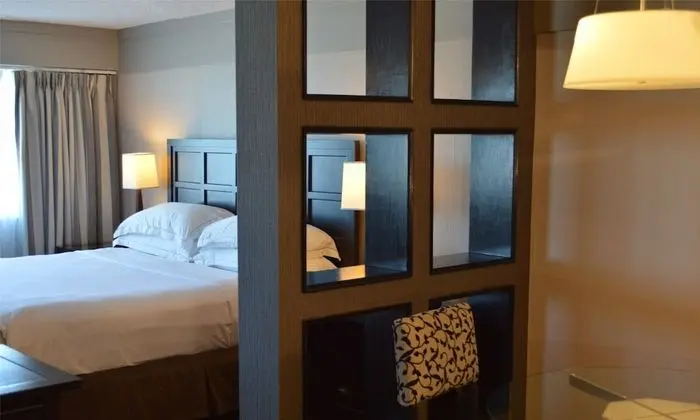 1 KING BED 1 BEDROOM SUITE - SOFA BED