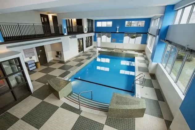 1 KING BED POOLSIDE ROOM - DIRECT POOL ACCESS