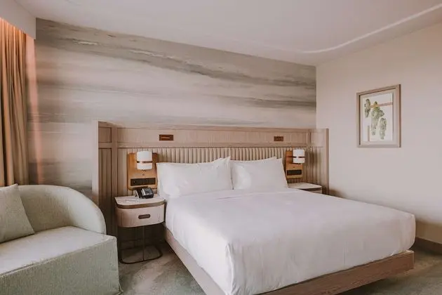 Deluxe Room, 1 King Bed, Balcony