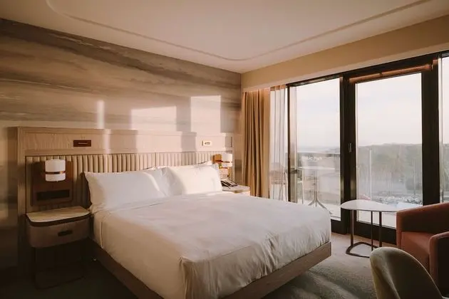 Oda, 1 En Büyük (King) Boy Yatak, Balkon