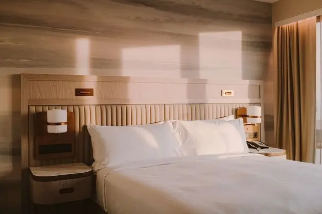 Oda, 1 En Büyük (King) Boy Yatak, Balkon