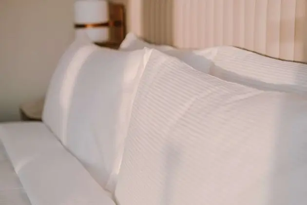 Oda, 1 En Büyük (King) Boy Yatak, Balkon