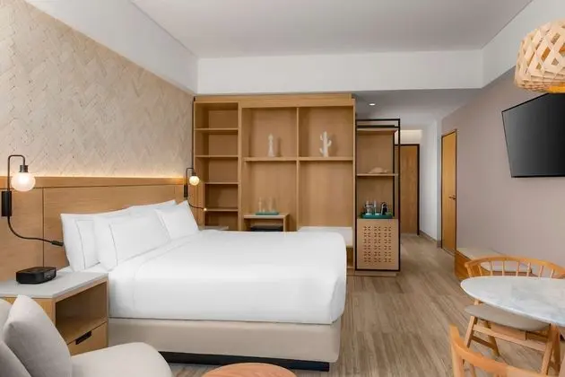 Room, 1 King Bed, Nature View