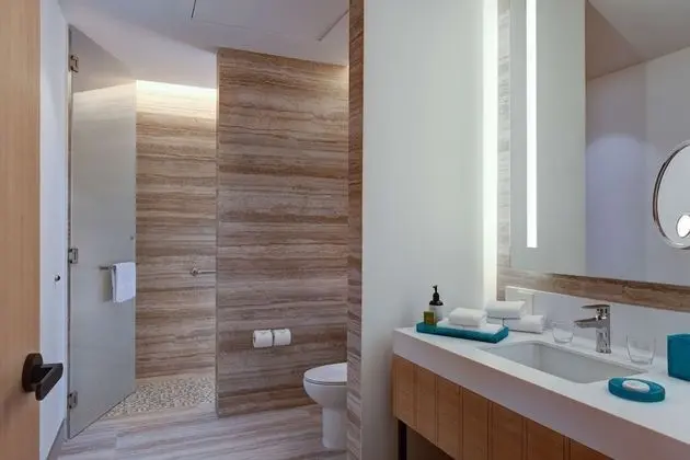 Suite, 1 King Bed, Ocean View (Governors Suite)