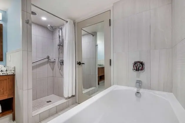 1 Bedroom Ocean Front with King Bed