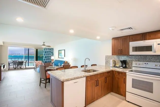 1 Bedroom Ocean Front with King Bed