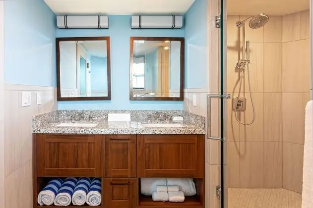1 Bedroom Ocean Front with King Bed