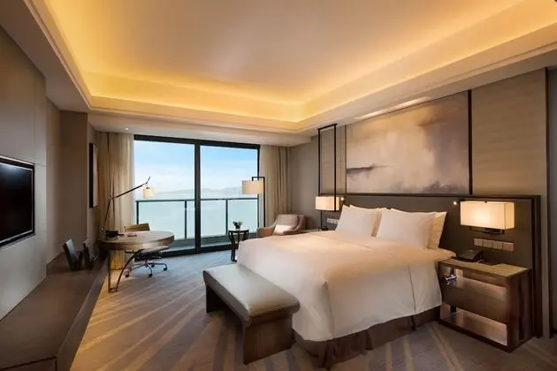 Oda, 1 En Büyük (King) Boy Yatak, Balkon, Deniz Manzaralı (High Floor)