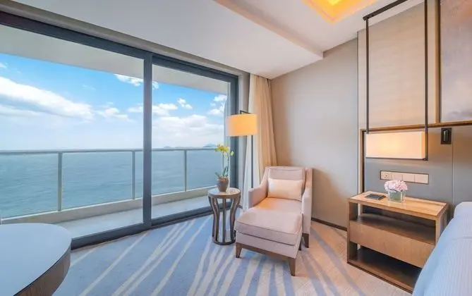 Oda, 1 En Büyük (King) Boy Yatak, Balkon, Deniz Manzaralı (High Floor)