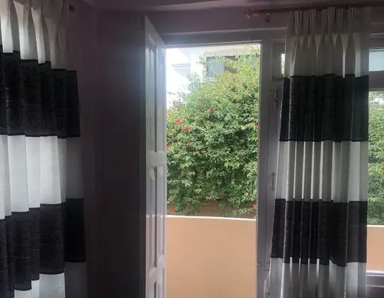 Büyük Yataklı Tek Kişilik Oda