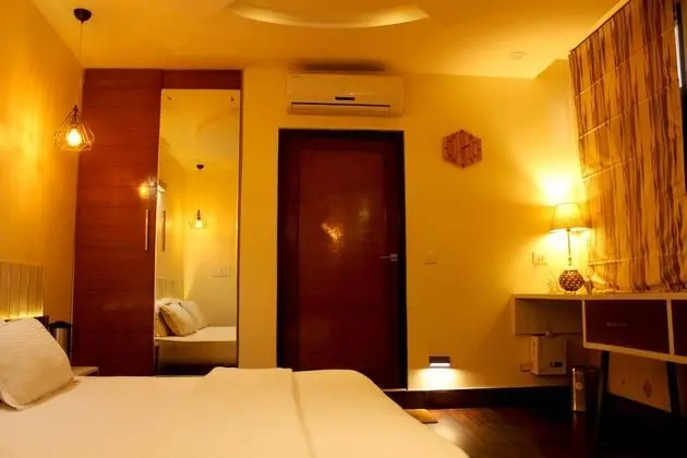 Luxury Oda