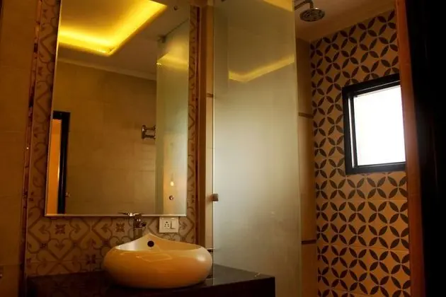 Luxury Oda