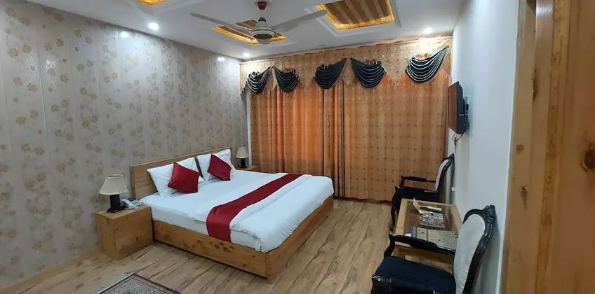 Deluxe Tek Büyük Yataklı Oda