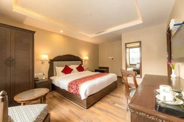 Superior Tek Büyük Yataklı Oda, 1 En Büyük (King) Boy Yatak, Balkon, Bahçe Manzaralı