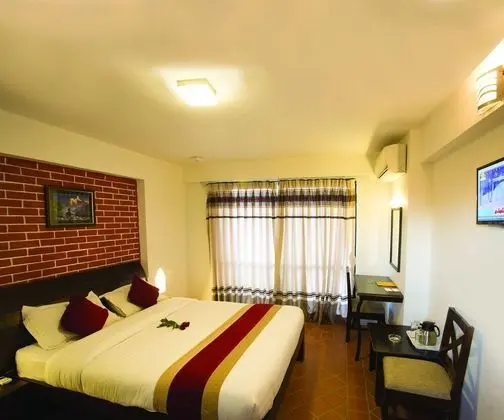 Deluxe Tek Büyük Yataklı Oda, 1 Yatak Odası, Balkon, Dağ Manzaralı