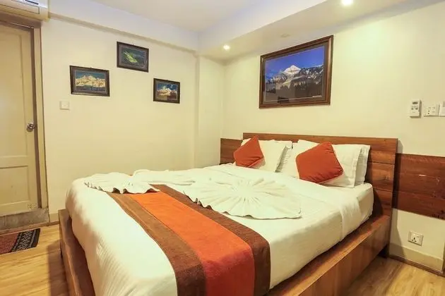 Deluxe Tek Büyük Yataklı Oda, 1 Çift Kişilik Yatak, Tepe Manzaralı
