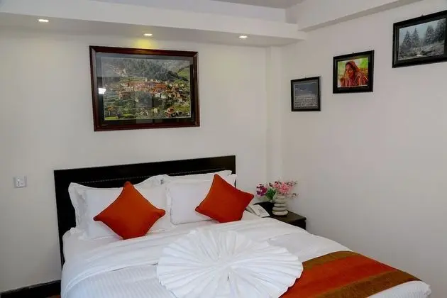 Deluxe Tek Büyük Yataklı Oda, 1 Çift Kişilik Yatak, Tepe Manzaralı
