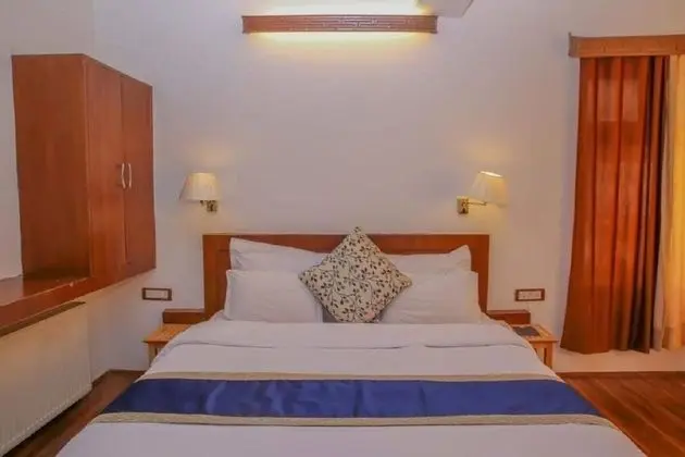 Deluxe Tek Büyük Yataklı Oda, 1 Çift Kişilik Yatak, Sigara İçilebilir