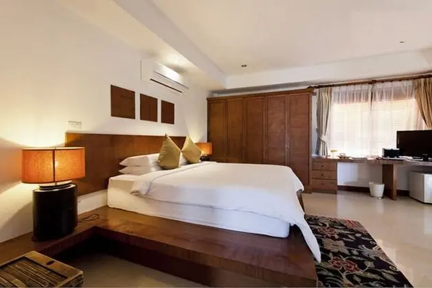 8-bedroom Villa