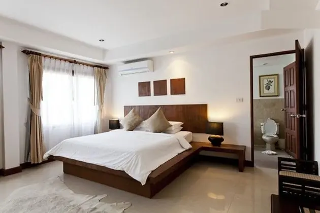 8-bedroom Villa