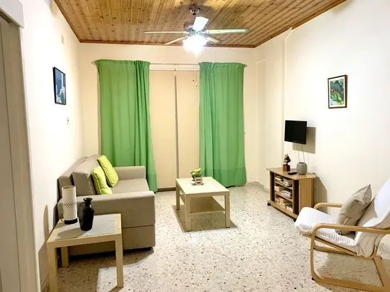 https://i.travelapi.com/lodging/14000000/13580000/13572400/13572304/7b6b89a3.jpg