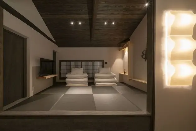 Traditional Ev, Sigara İçilmez (Private Vacation, Hinaya Ichi)