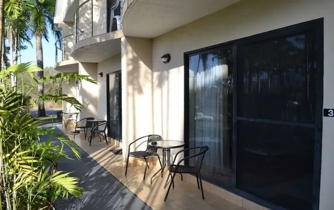 Villa, 1 Yatak Odası, Havuz Manzaralı
