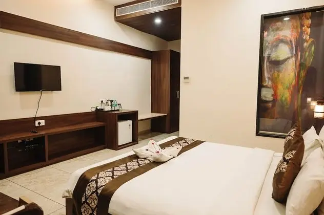 Luxury Oda