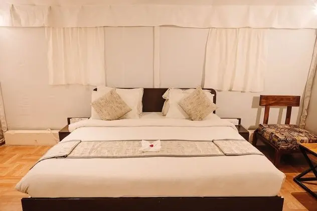 Luxury Oda