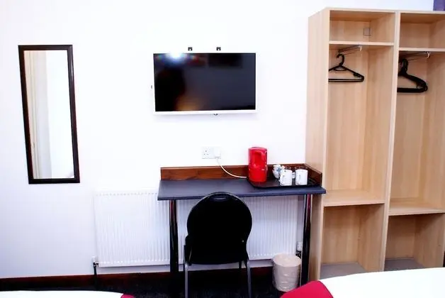 İki Ayrı Yataklı Oda, Banyolu/Duşlu