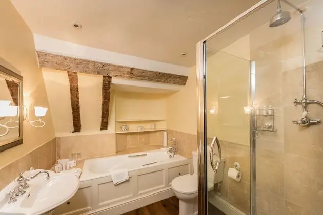 Standard Tek Büyük Yataklı Oda