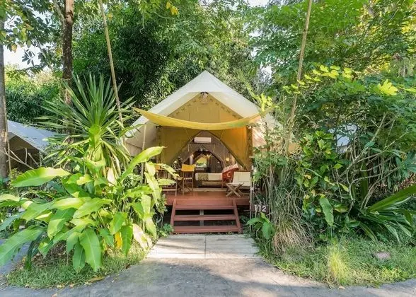 Superior Tent (Safari Dinner + Breakfast)