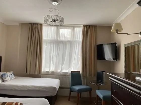 Basic Üç Kişilik Oda
