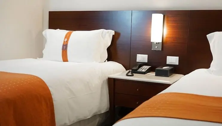 Executive Süit, 2 Yatak Odası (1 Double, 2 Single beds)