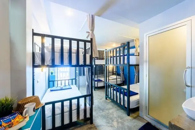 6 Bed Mixed Dorm