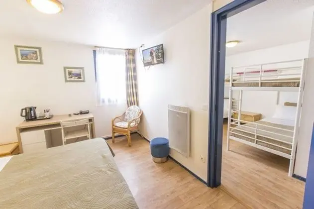 Üç Kişilik Oda