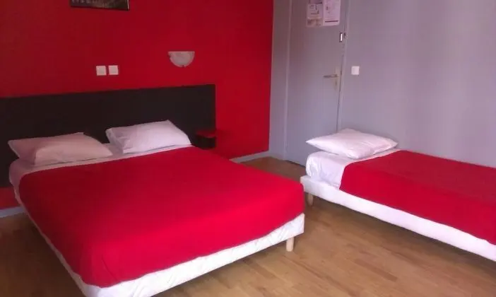 Üç Kişilik Oda