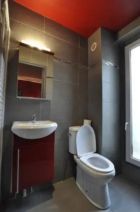 Üç Kişilik Oda