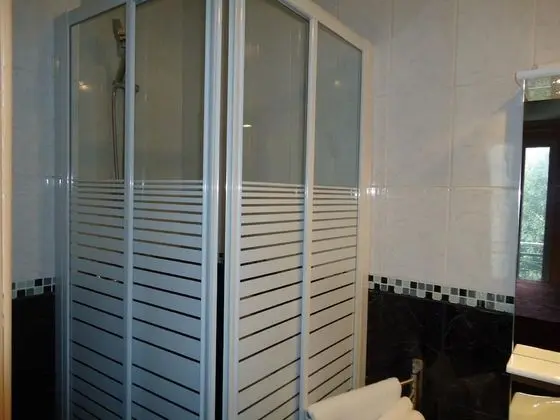 Üç Kişilik Oda
