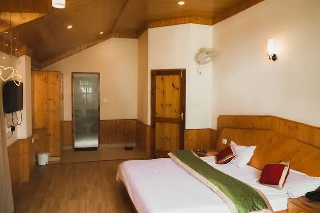 Deluxe Room with Balcony