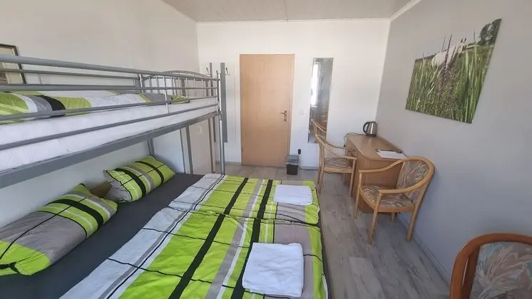 Tek Büyük Yataklı Oda, Ortak Banyo