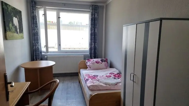 Tek Kişilik Oda, Ortak Banyo
