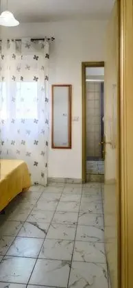 Basic Tek Büyük veya İki Ayrı Yataklı Oda