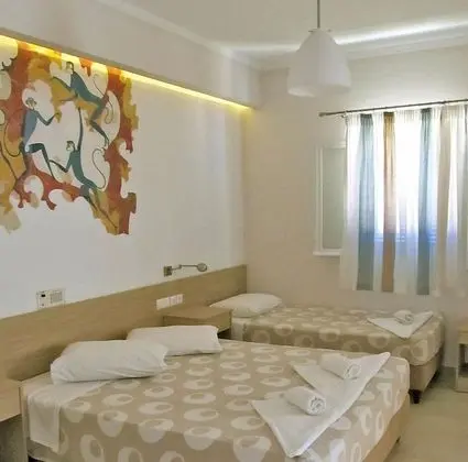 Üç Kişilik Oda