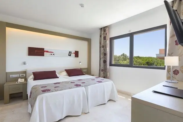 Family Stüdyo (3 Adults)